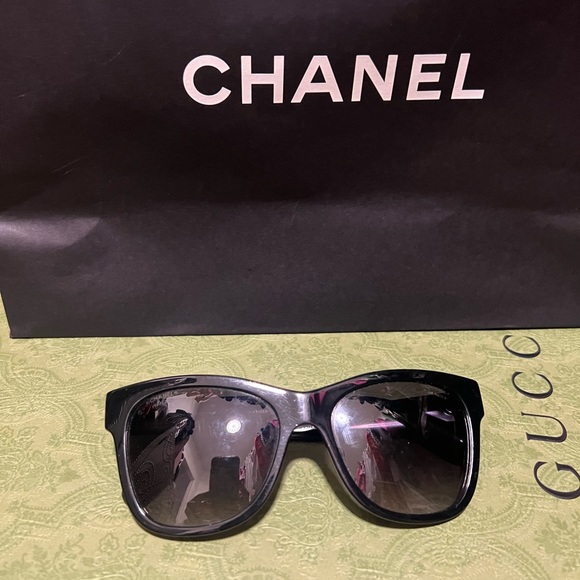 Chanel Black Oversized Square Sunglasses - Picture 2 of 5